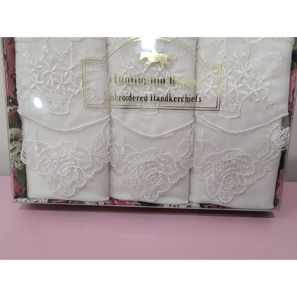 Huntington Ridge vtg embroidered